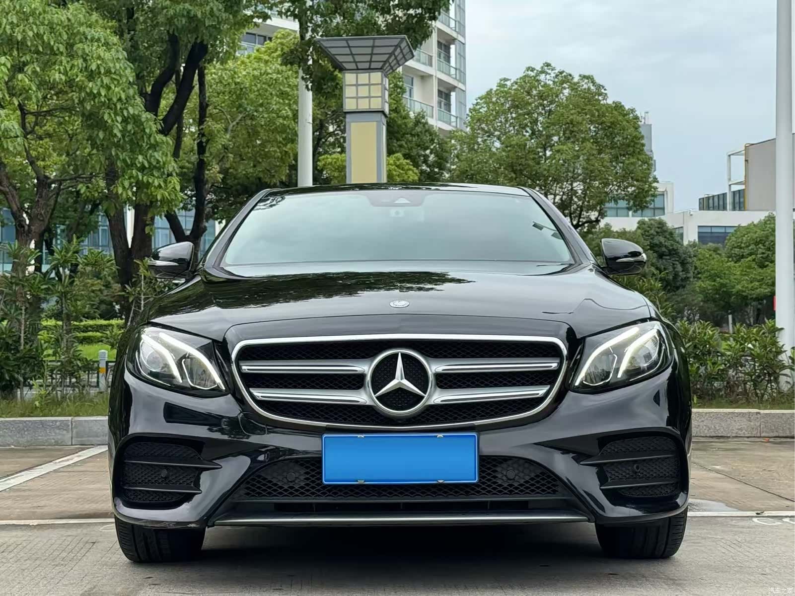 Mercedes-Benz E-Class, 2017 1
