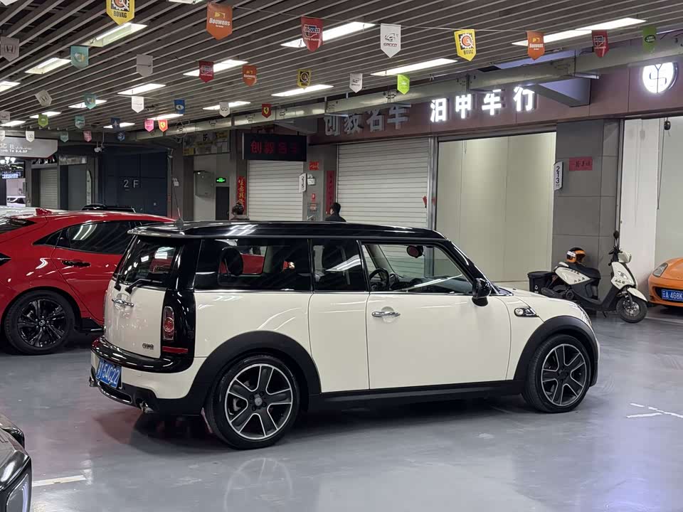 MINI CLUBMAN