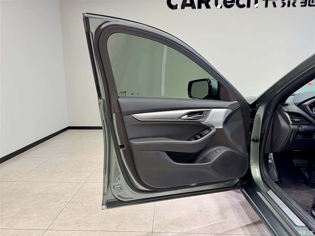 Cadillac CT5, 2023 17