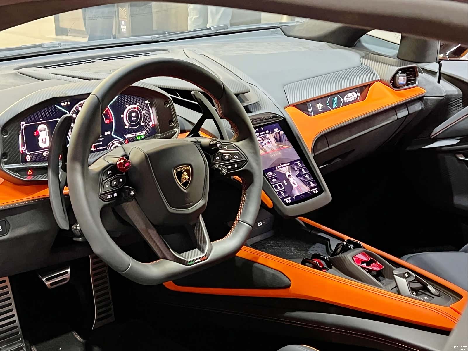 Lamborghini Revuelto, 2025 12