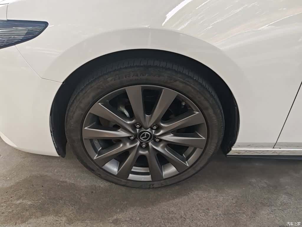 Mazda Mazda3, 2022 23