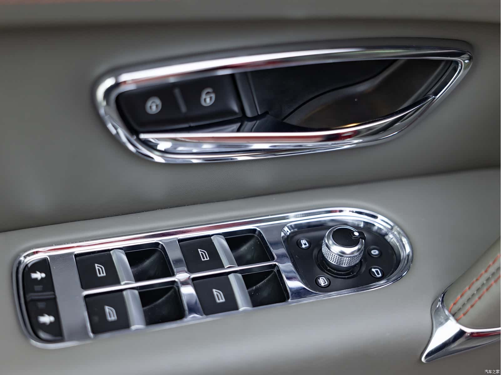Bentley Bentayga, 2018 13