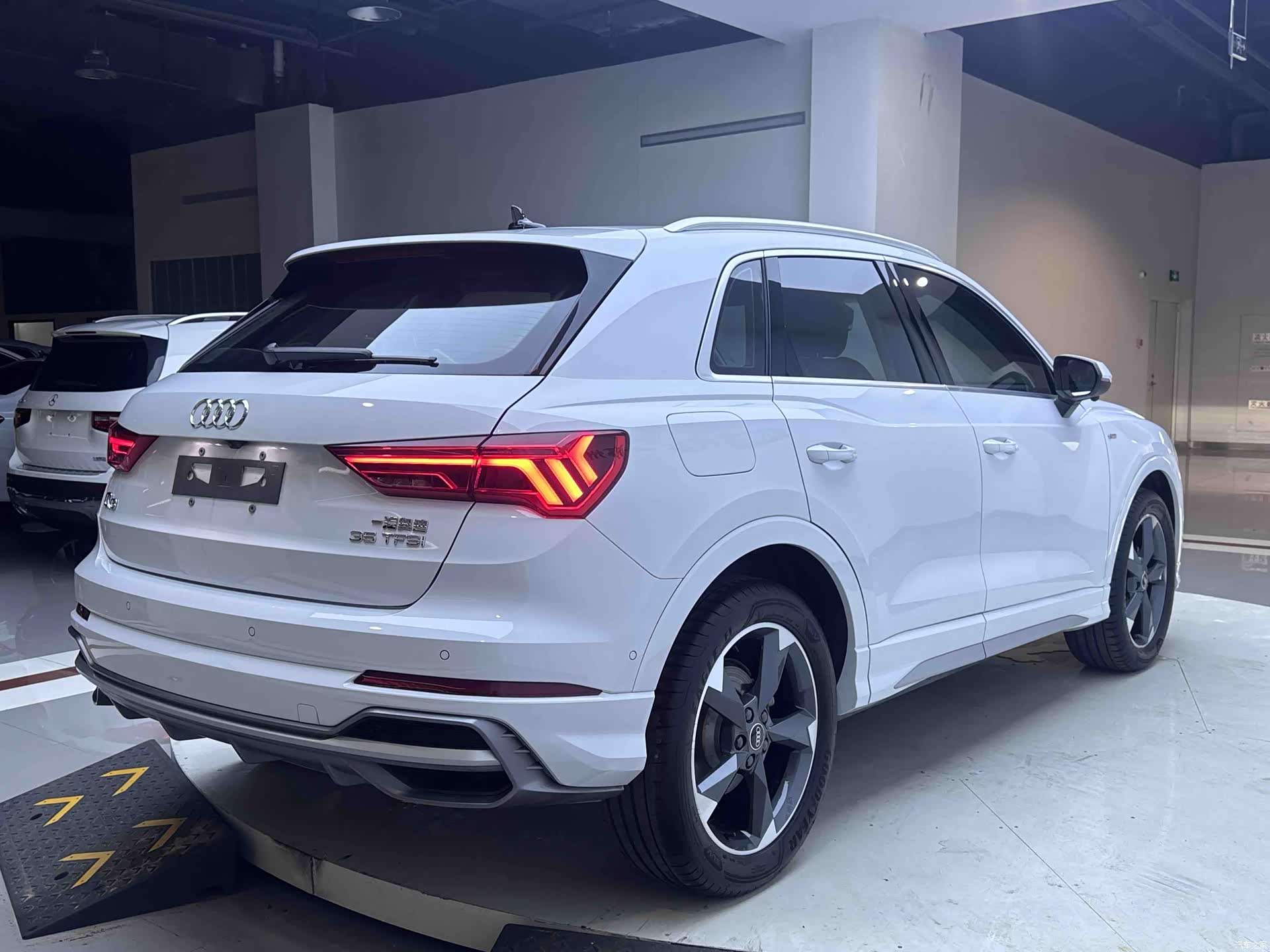 Audi Q3, 2023 14