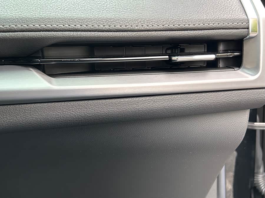 Cadillac XT4 2023, фото 25
