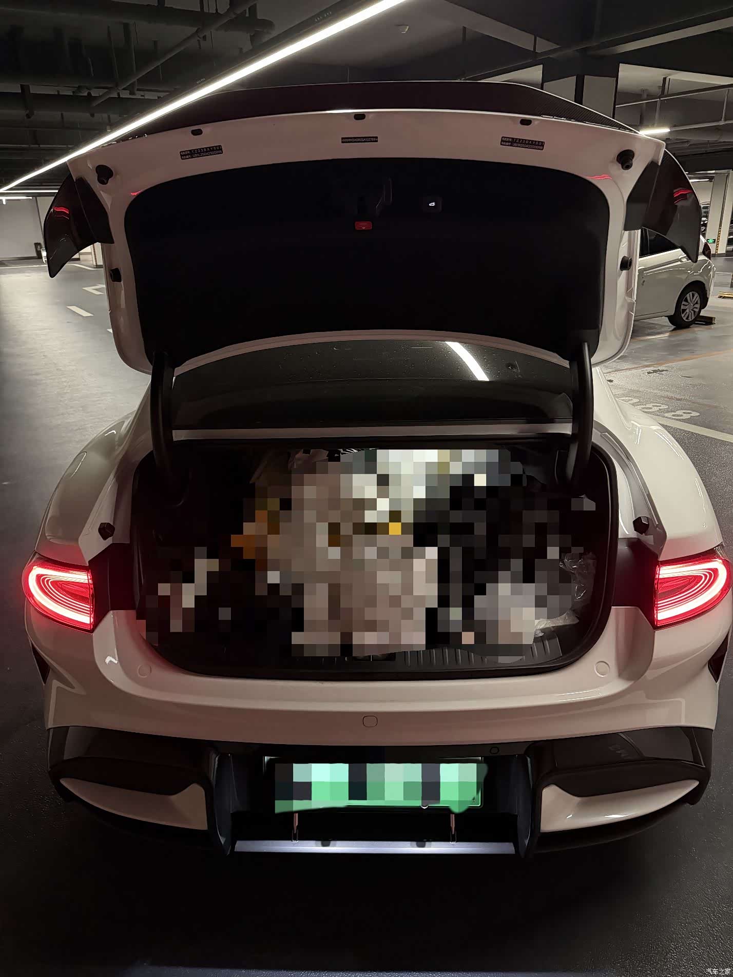 Xiaomi SU7, 2025 10