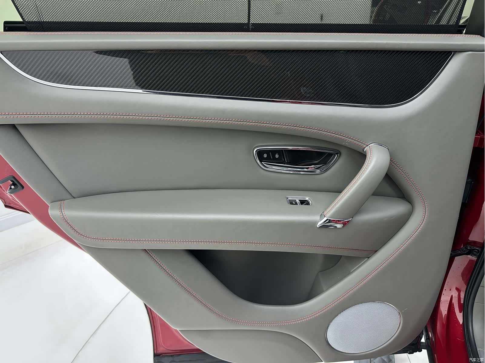 Bentley Bentayga, 2018 24