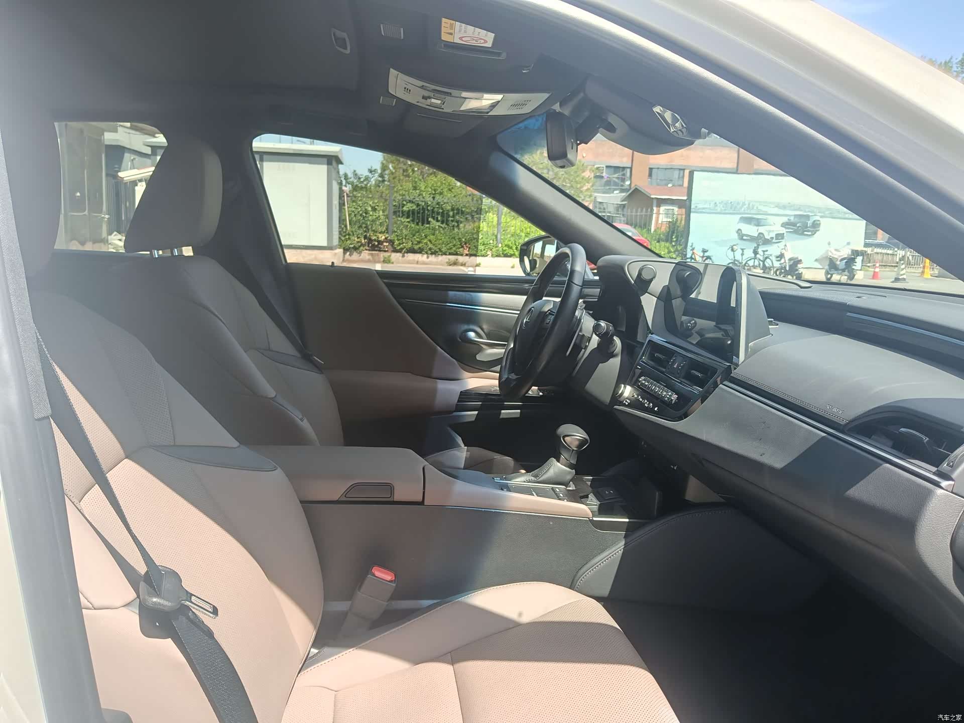 Lexus ES, 2022 27