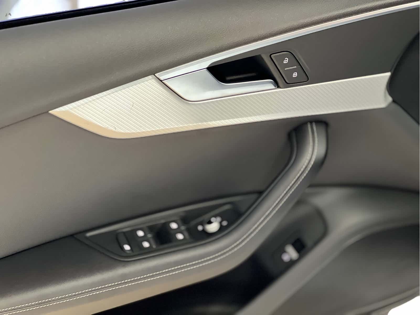 Audi A4L, 2021 6