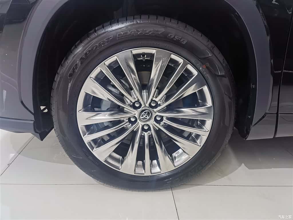 Toyota Highlander, 2025 все фото