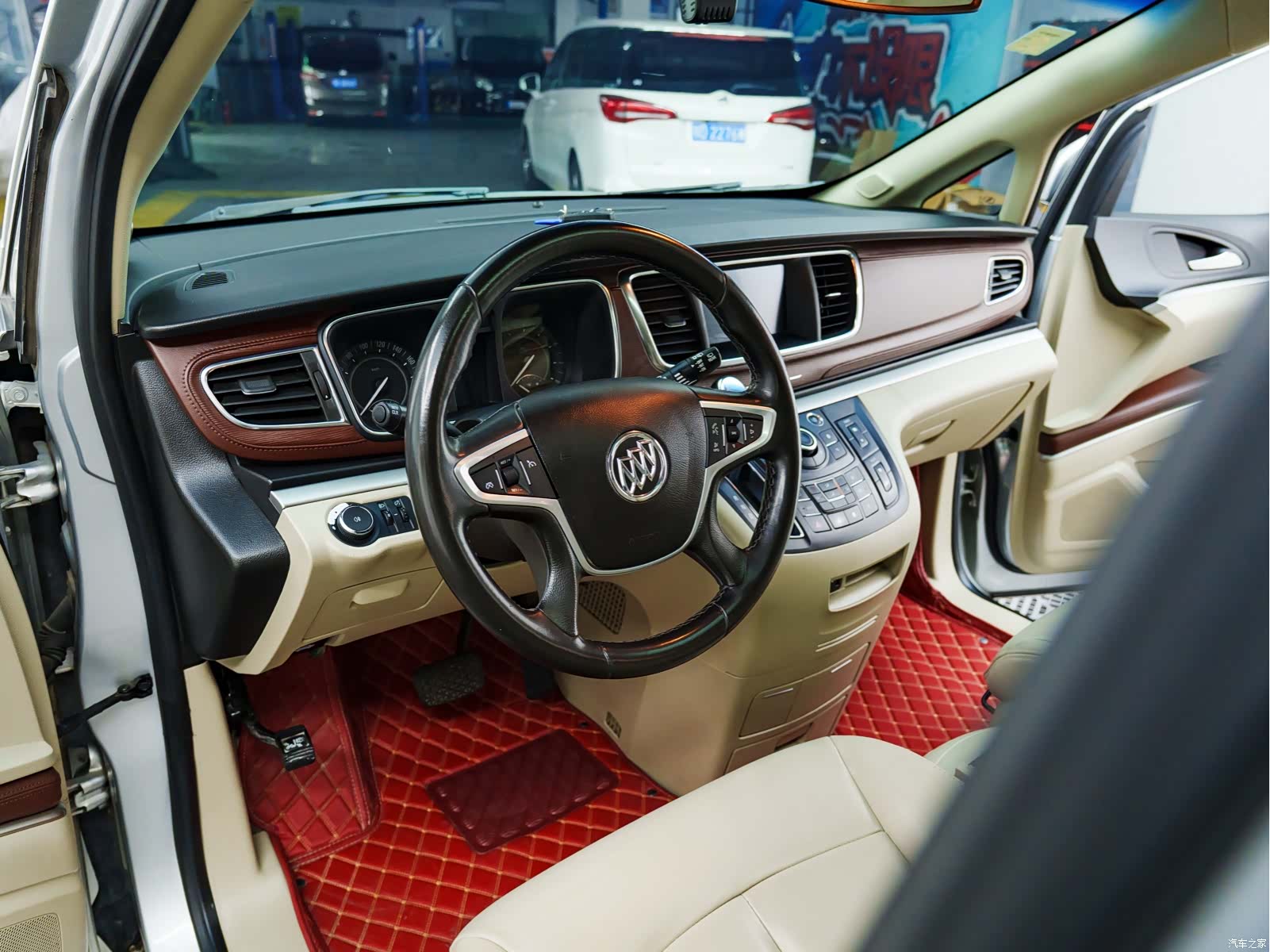 Buick GL8, 2019 8