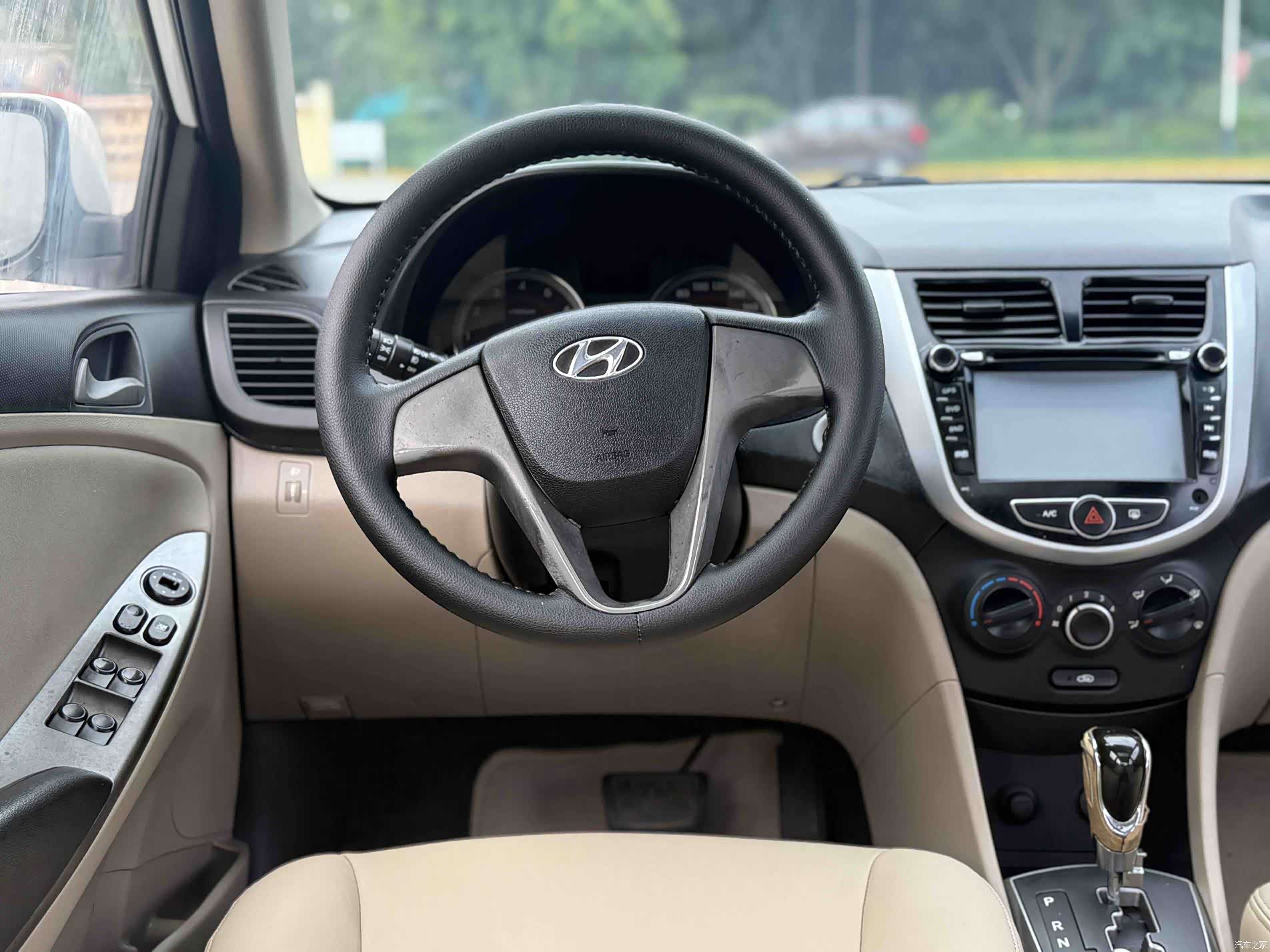 Hyundai GLX, 2014 12