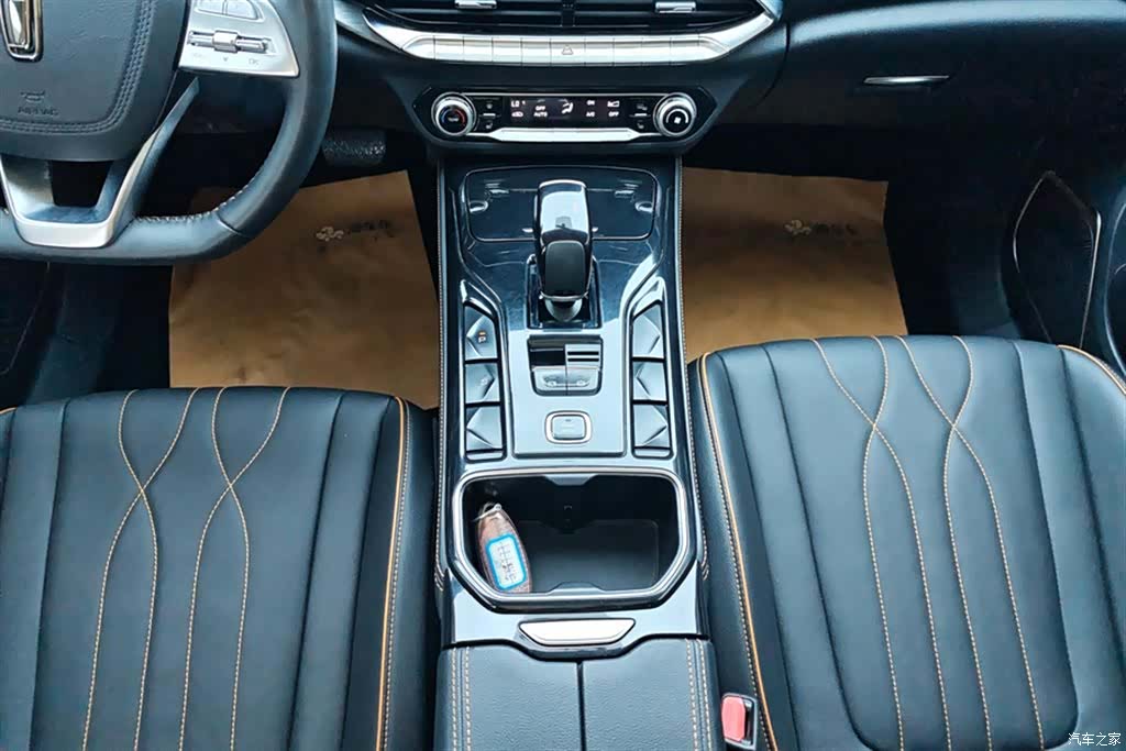 Bestune T77, 2022 16