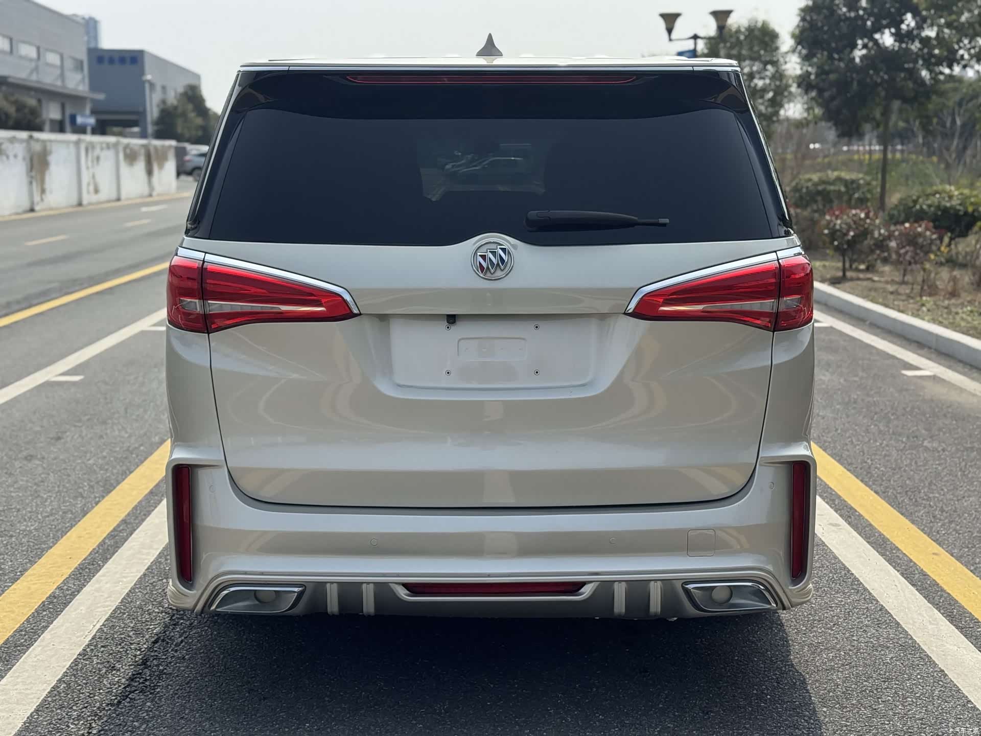 Buick GL8, 2020 4