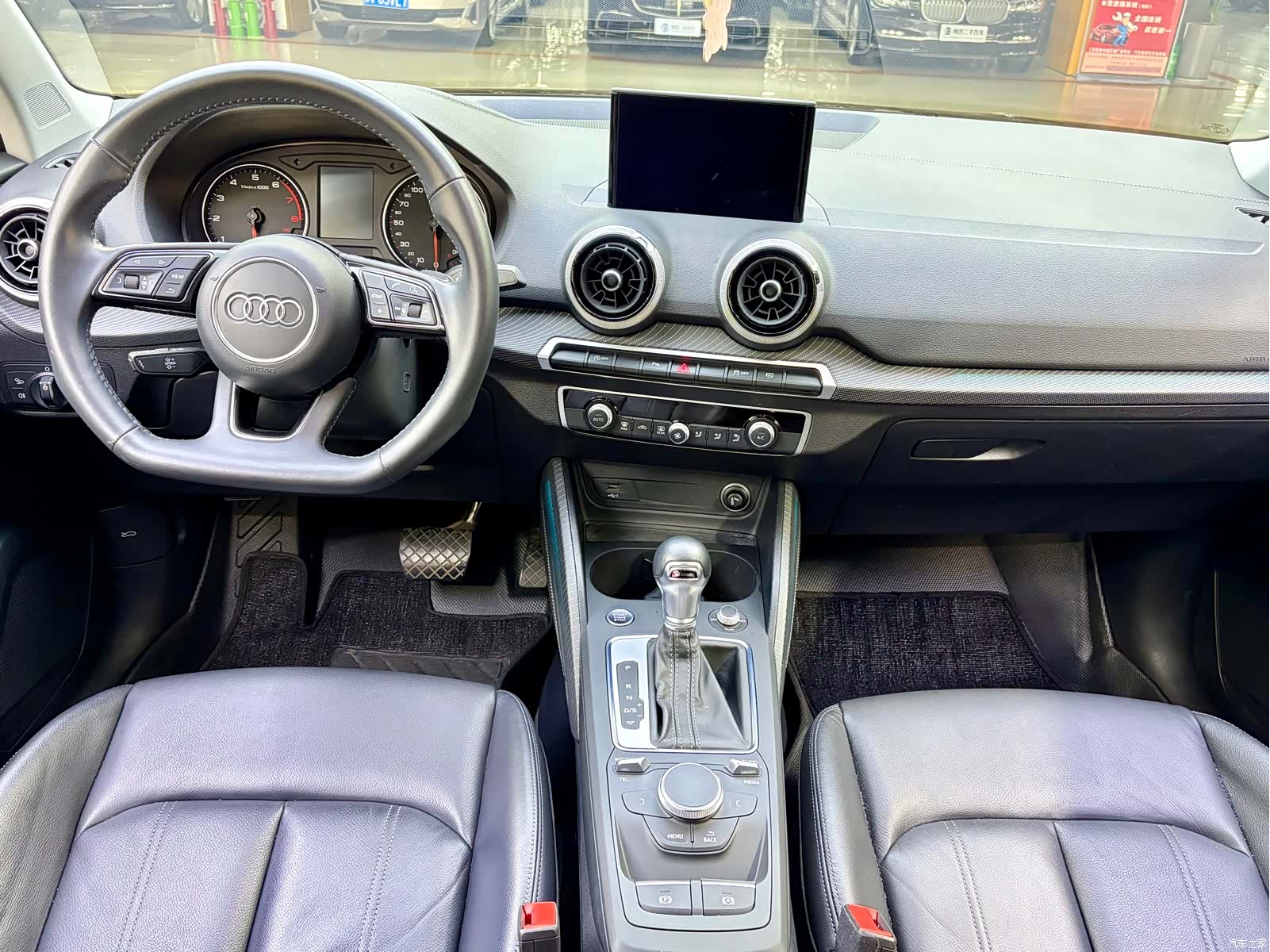 Audi Q2L, 2022 все фото