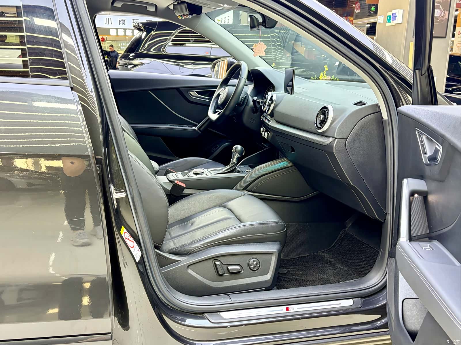 Audi Q2L, 2022 15
