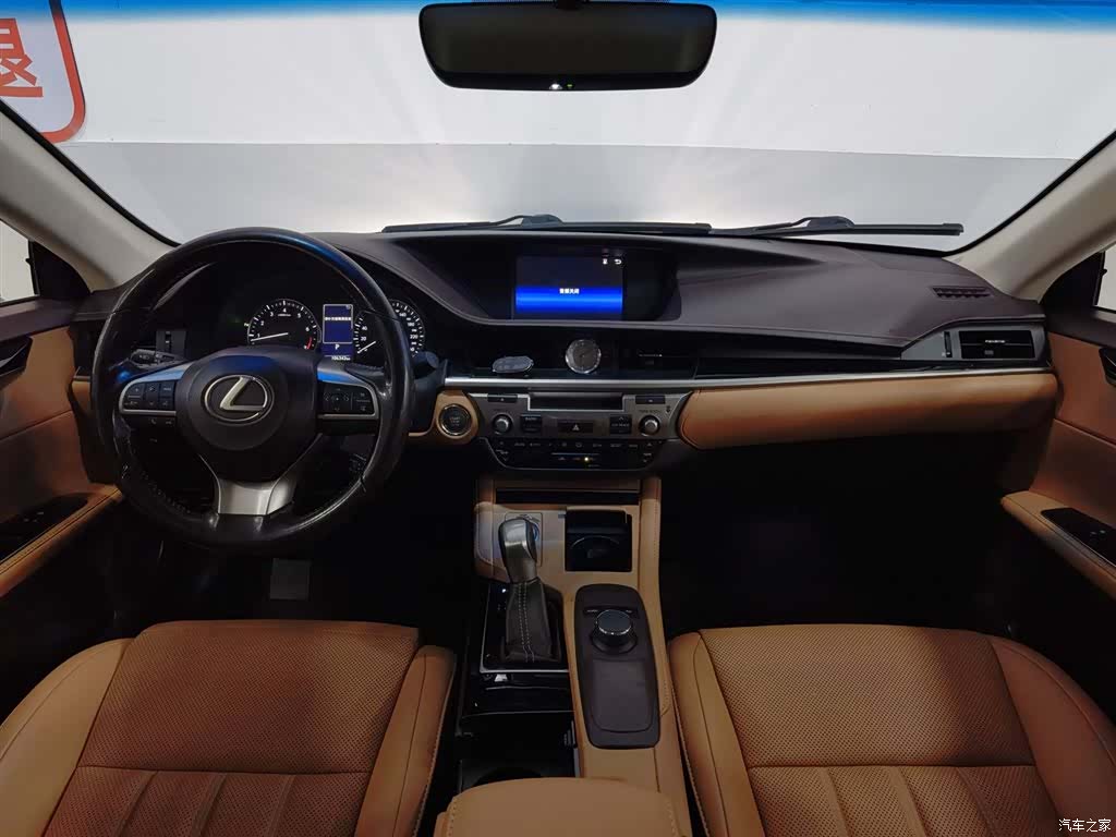 Lexus ES, 2015 все фото