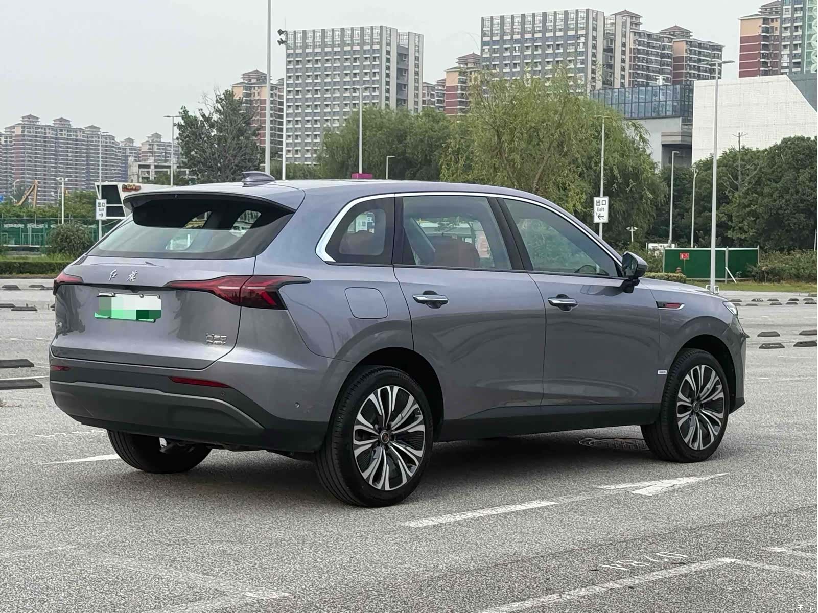 Hongqi HS6, 2025 14