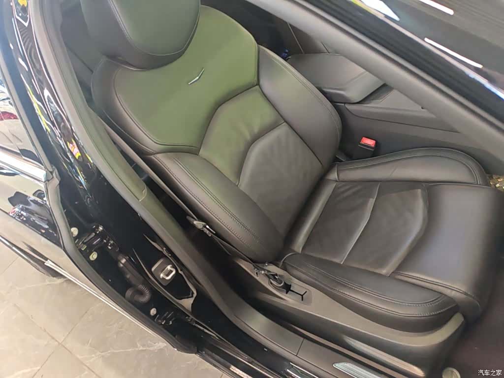 Cadillac CT6, 2022 25