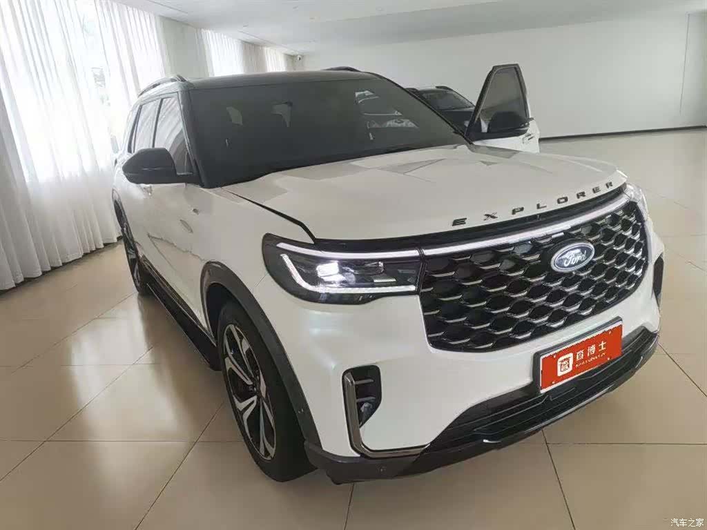 Ford Explorer, 2022 4