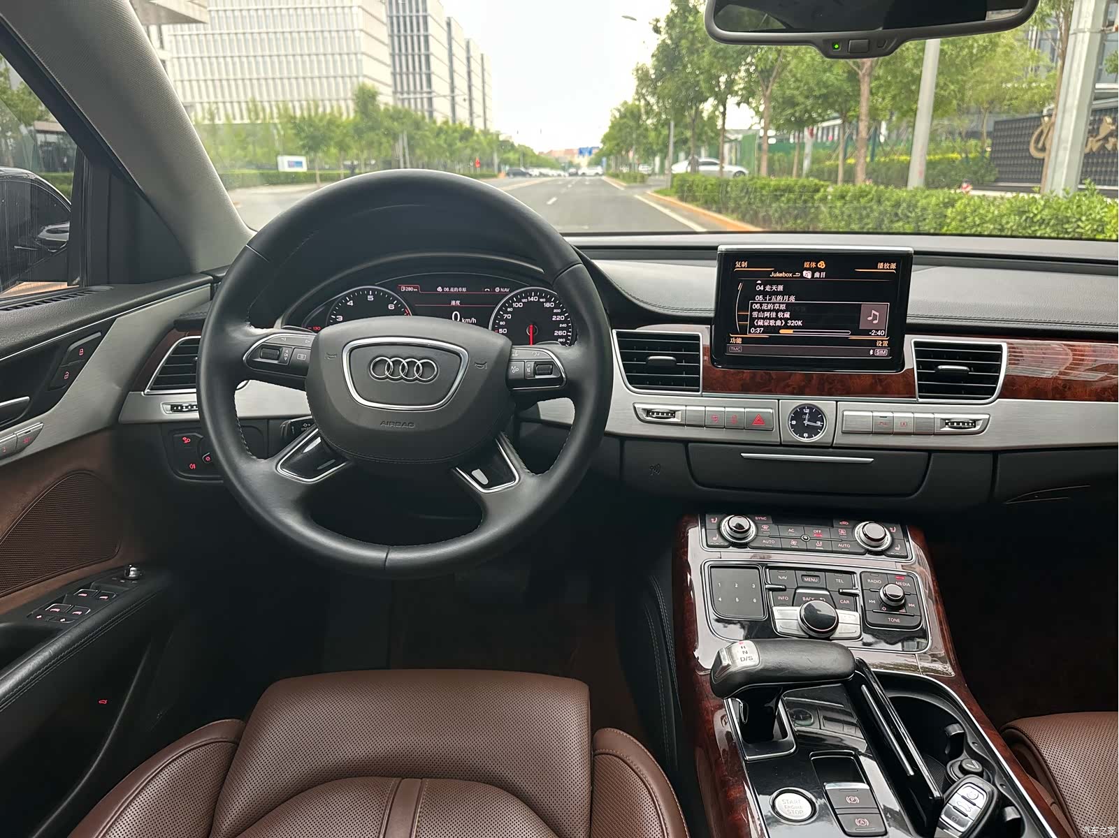 Audi A8L, 2012 все фото