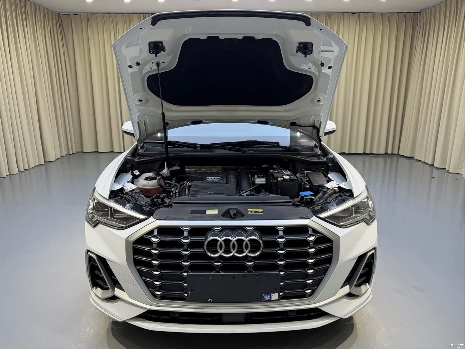 Audi Q3, 2023 16