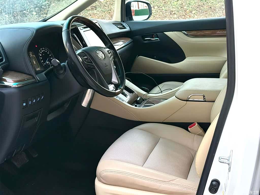 Toyota Alphard, 2018 3