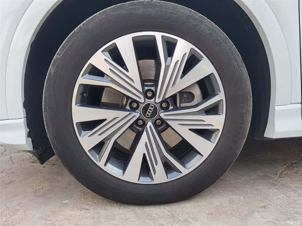 Audi Q4 e-tron, 2024 30