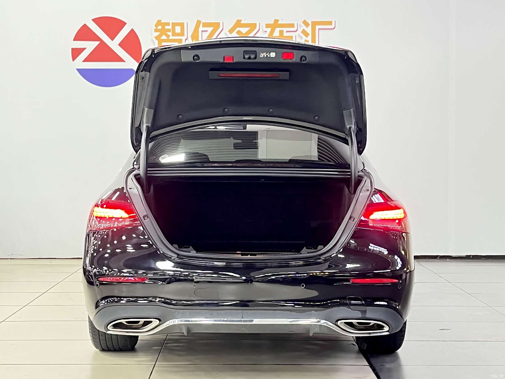 Mercedes-Benz E-Class, 2023 12