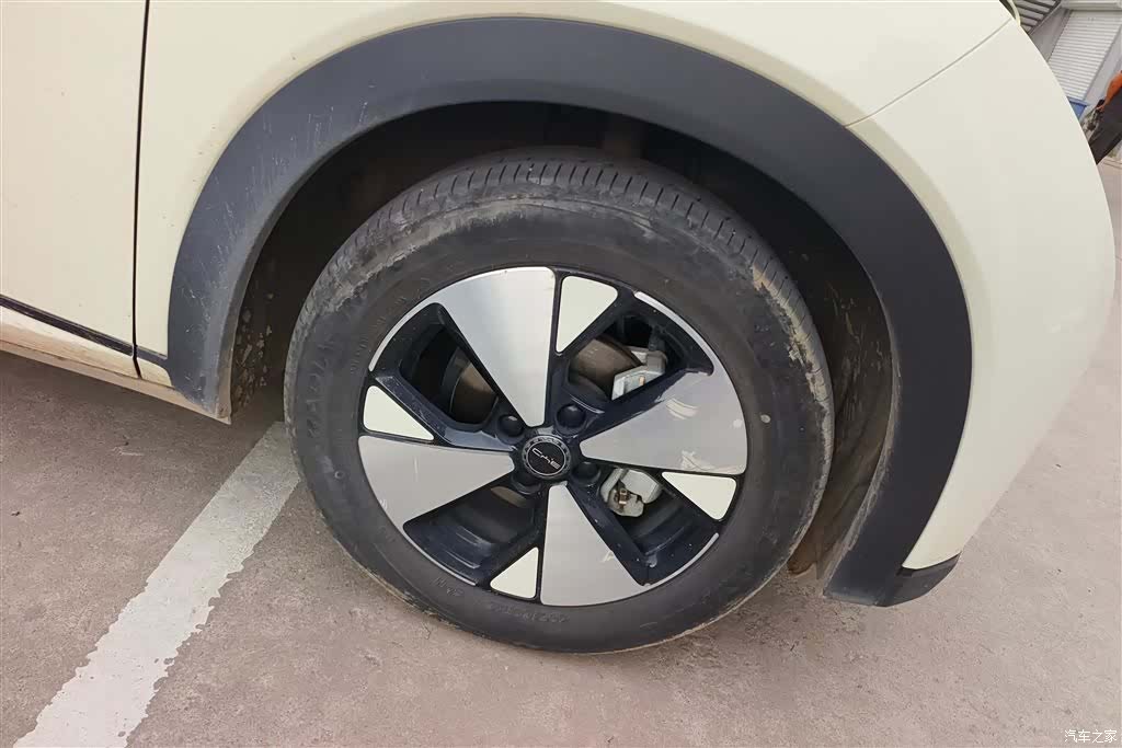 BYD Dolphin, 2023 6