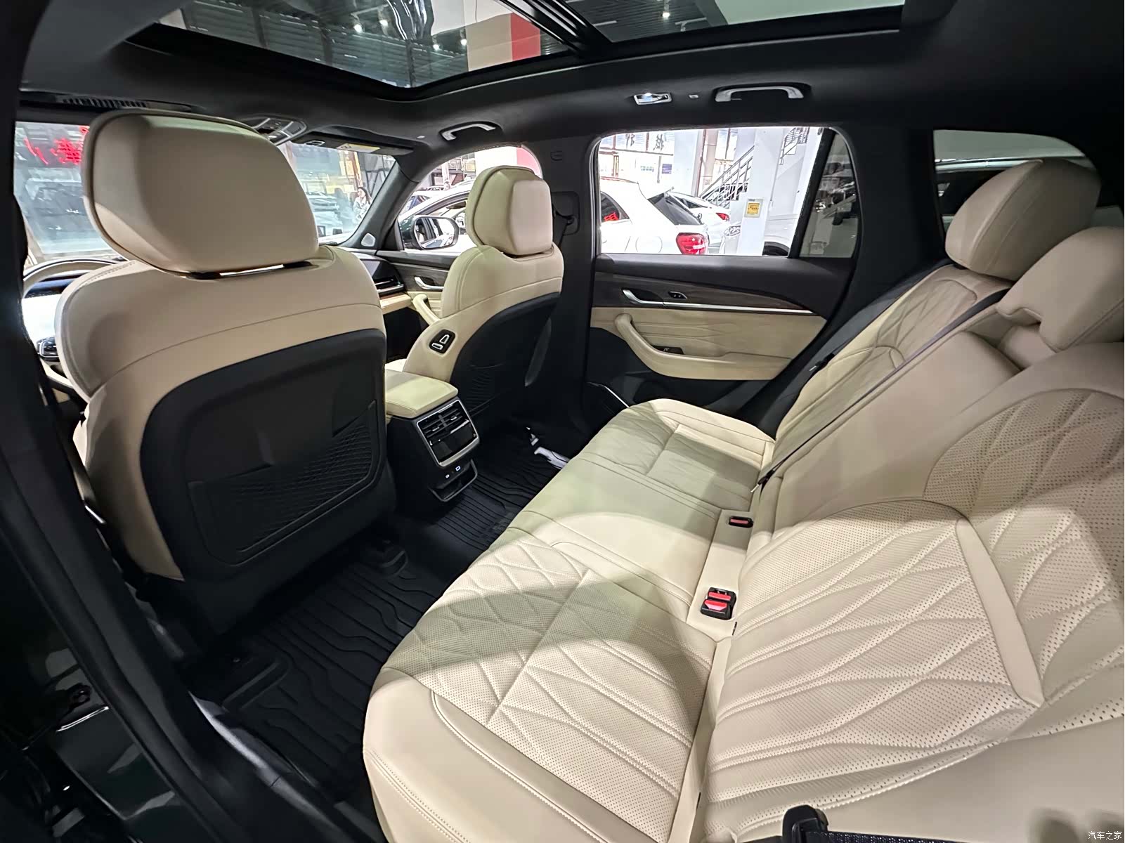Geely Xingyue L, 2024 10