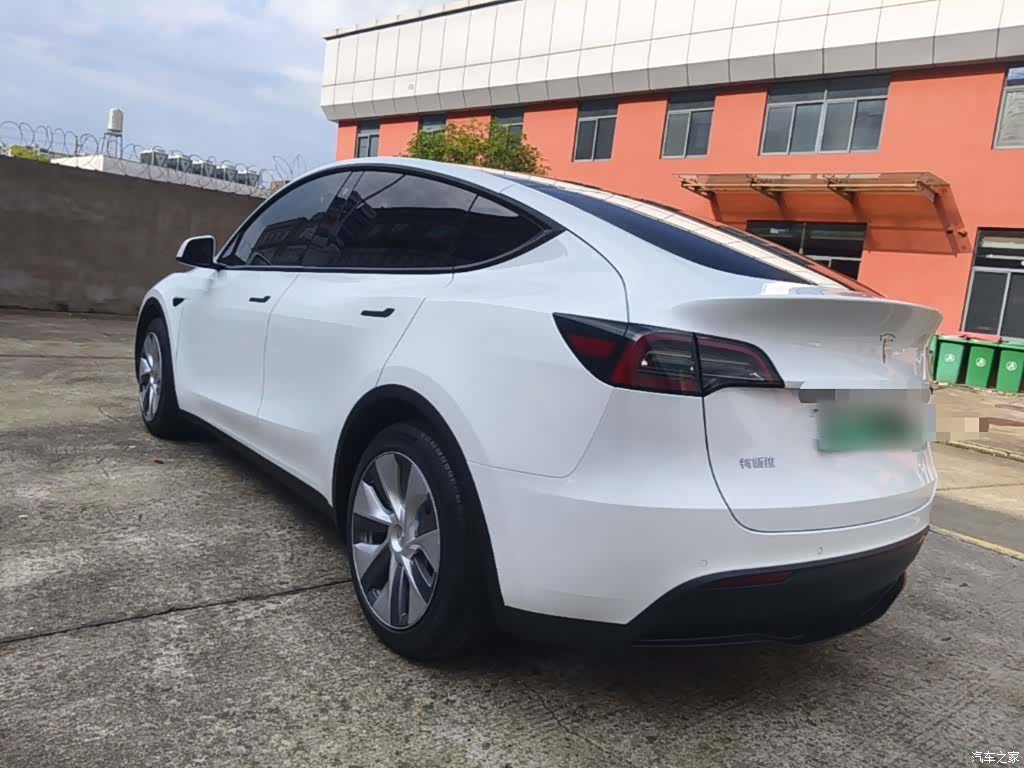 Tesla Model Y, 2022 все фото