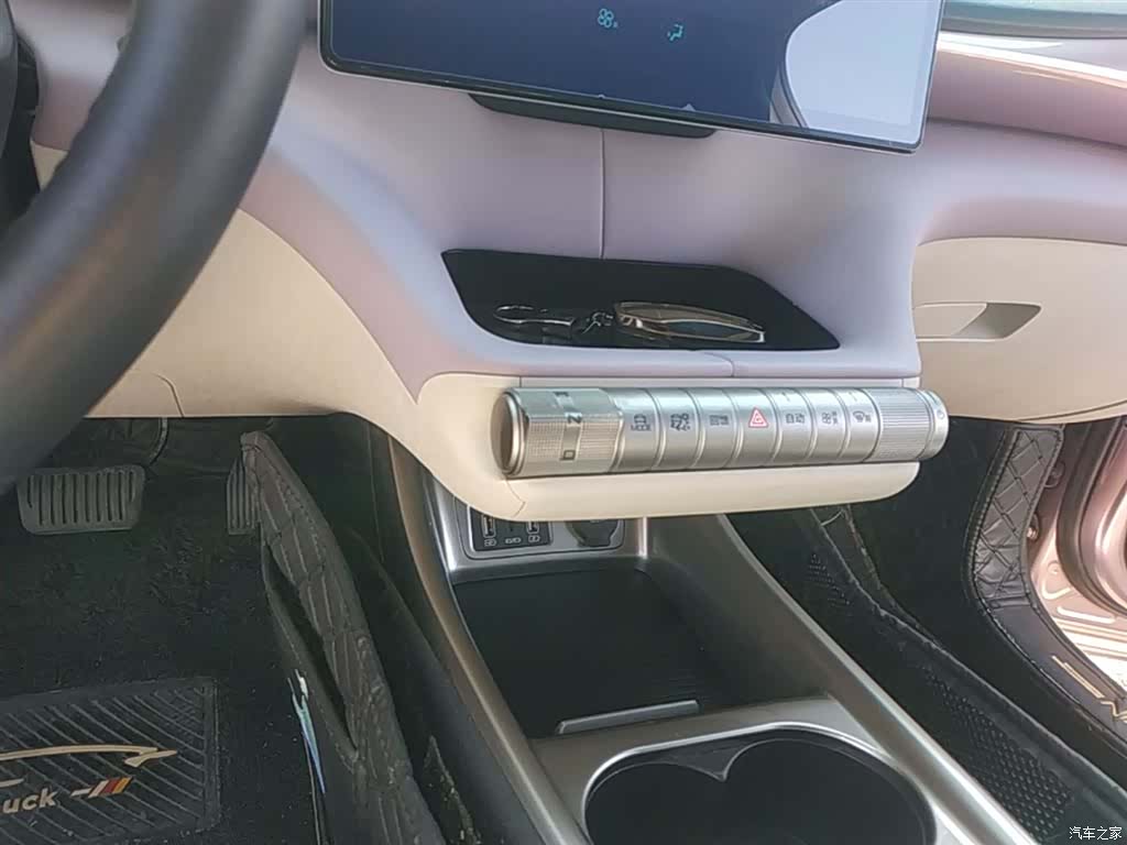 BYD Dolphin, 2022 14