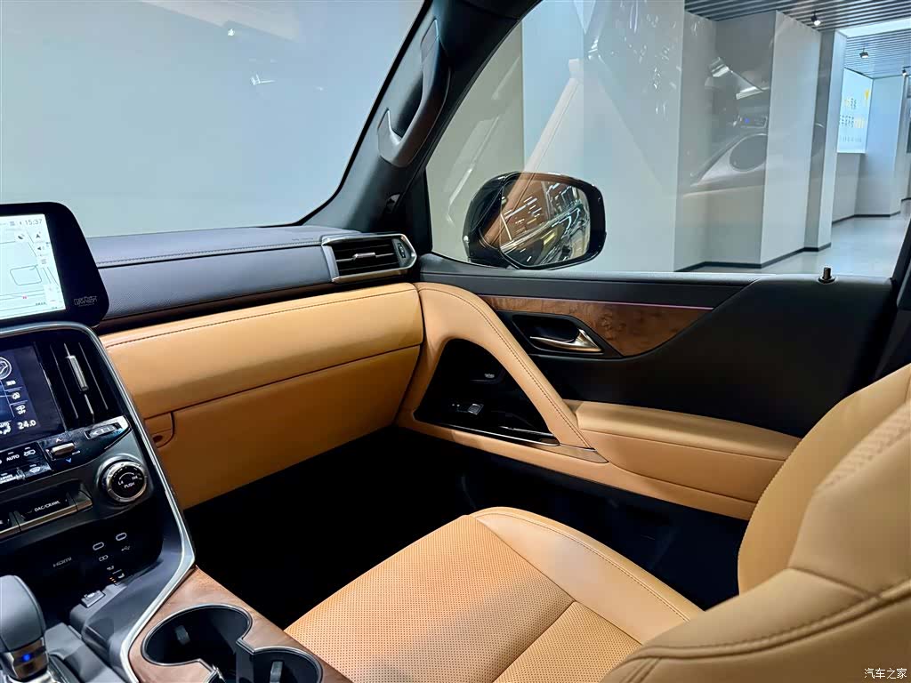 Lexus LX, 2025 25