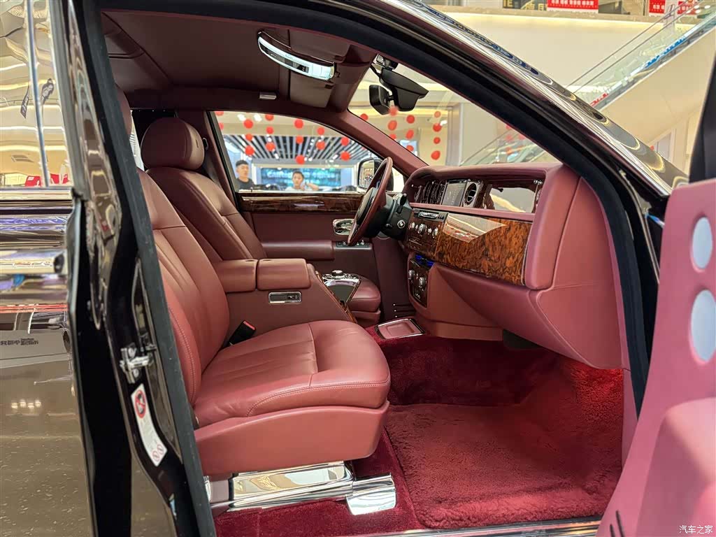 Rolls-Royce Phantom, 2015 25