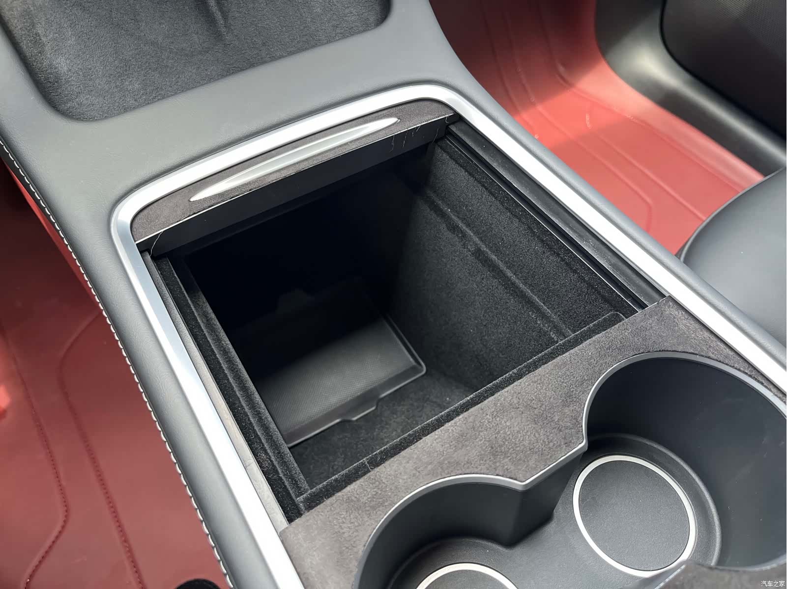 Tesla Model Y, 2024 19