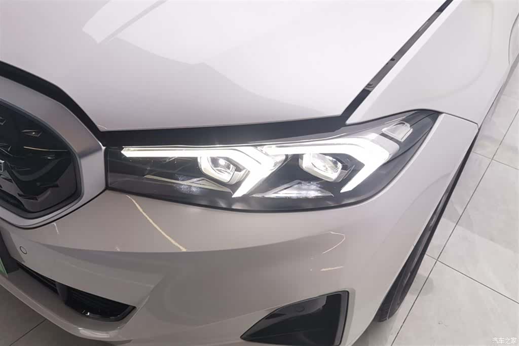 BMW i3, 2023 все фото