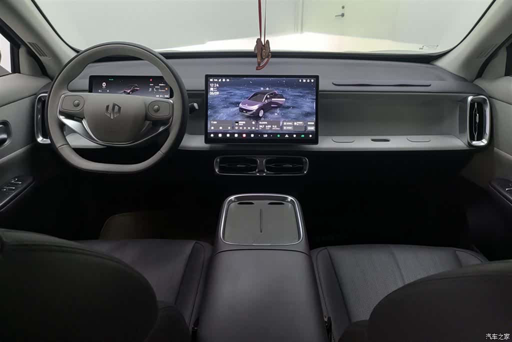 Leapmotor B10, 2025 12