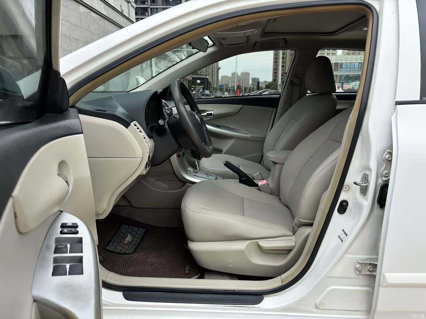Toyota Corolla, 2011 3