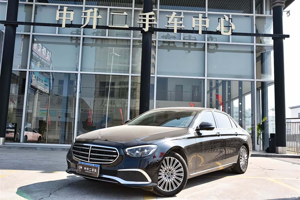 Mercedes-Benz E-Class, 2023 4