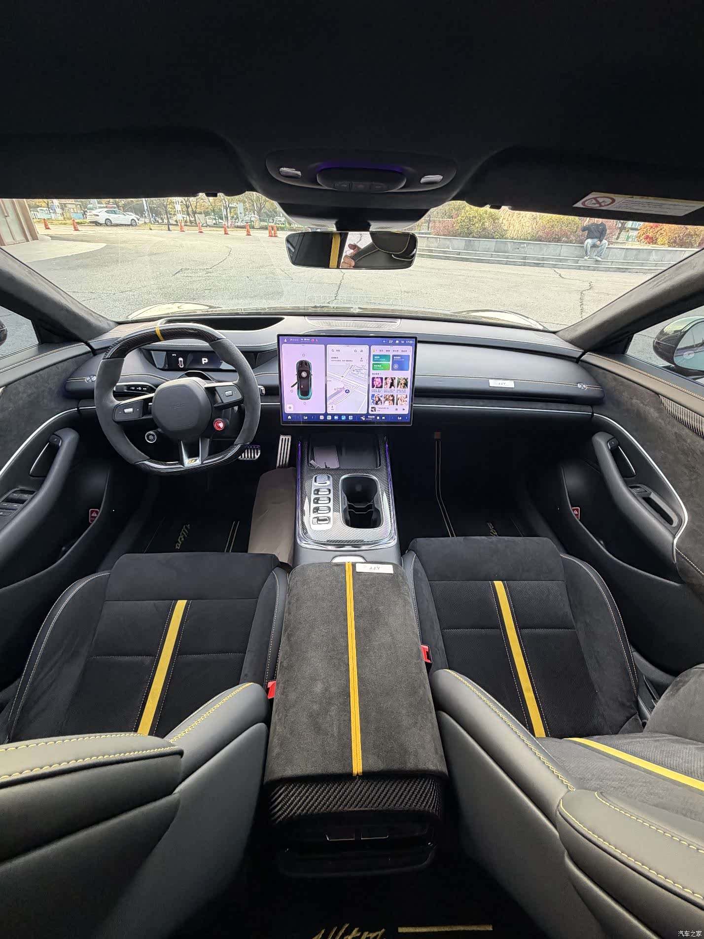 Xiaomi SU7, 2025 12