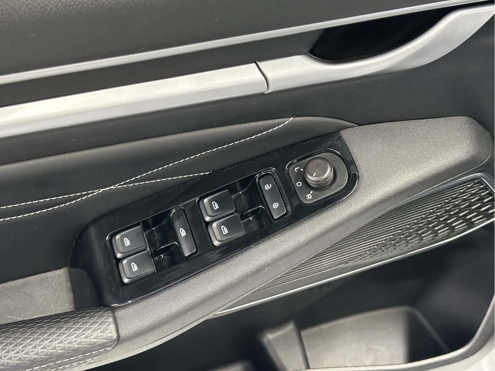 Geely Emgrand, 2022 21