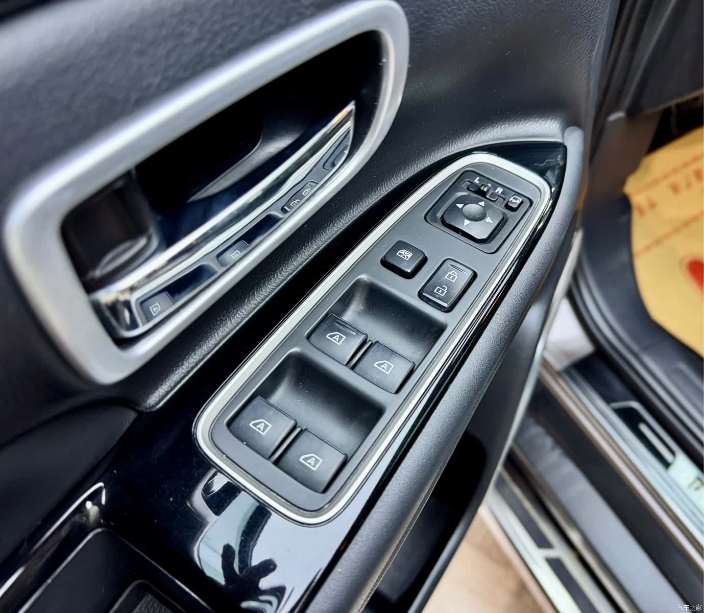 Mitsubishi Outlander, 2018 12