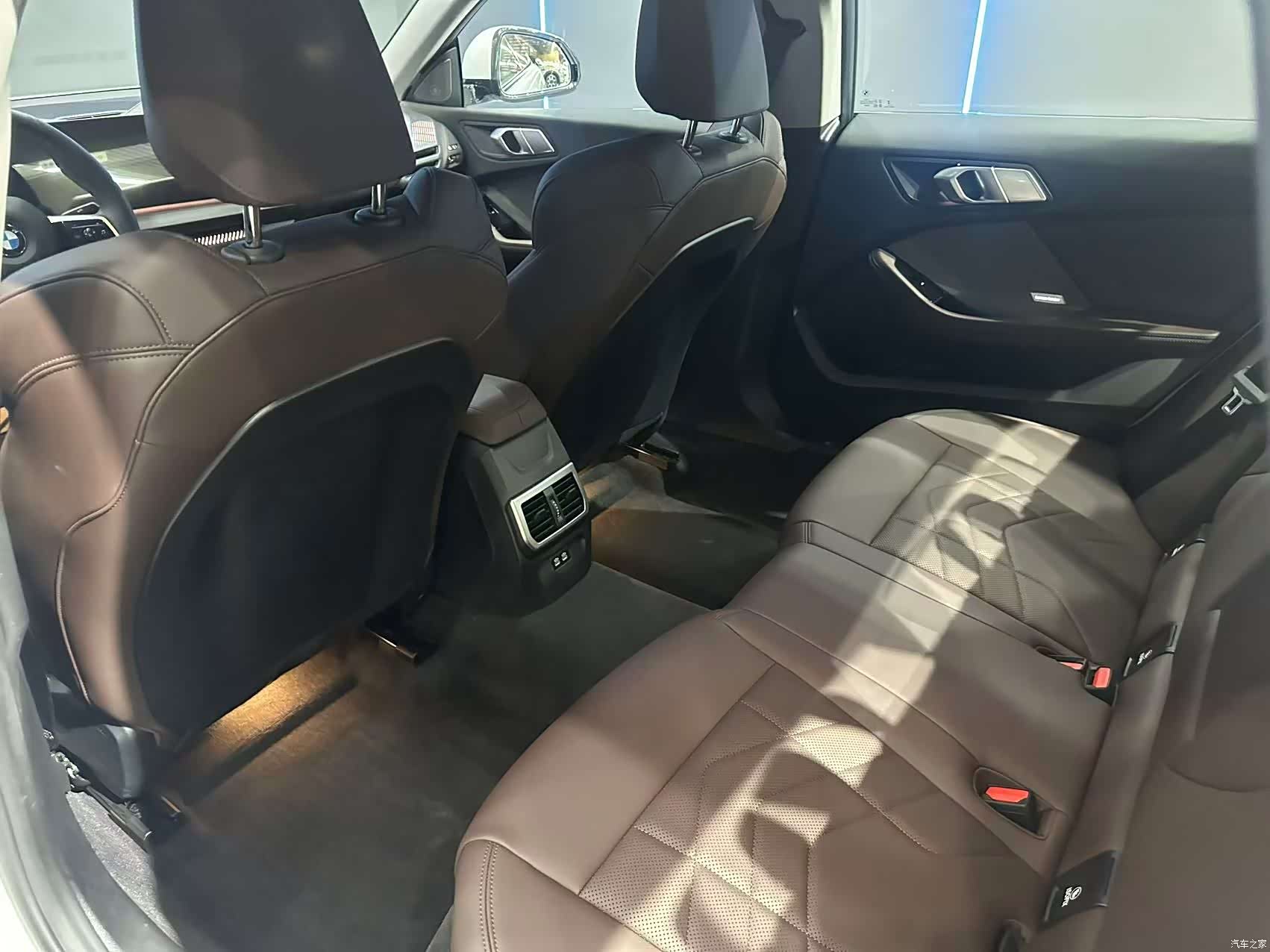 BMW 2 Series, 2025 10