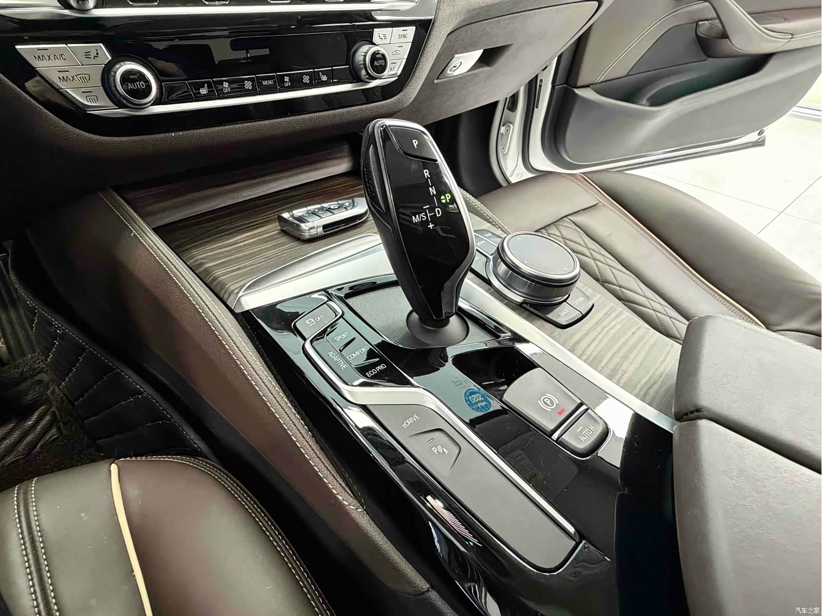 BMW 5 Series, 2019 все фото