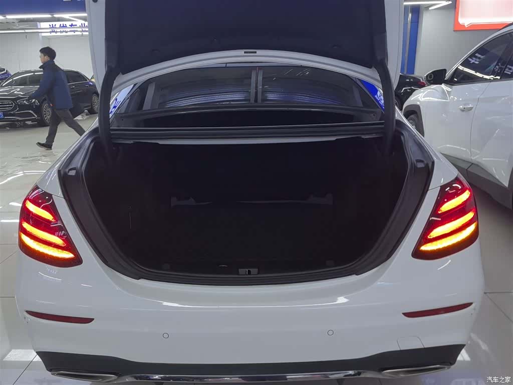 Mercedes-Benz E-Class, 2019 19