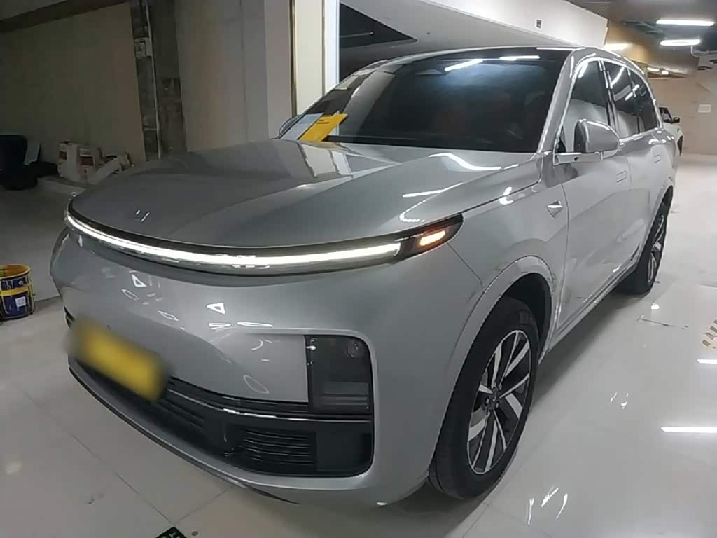 Li Auto L8