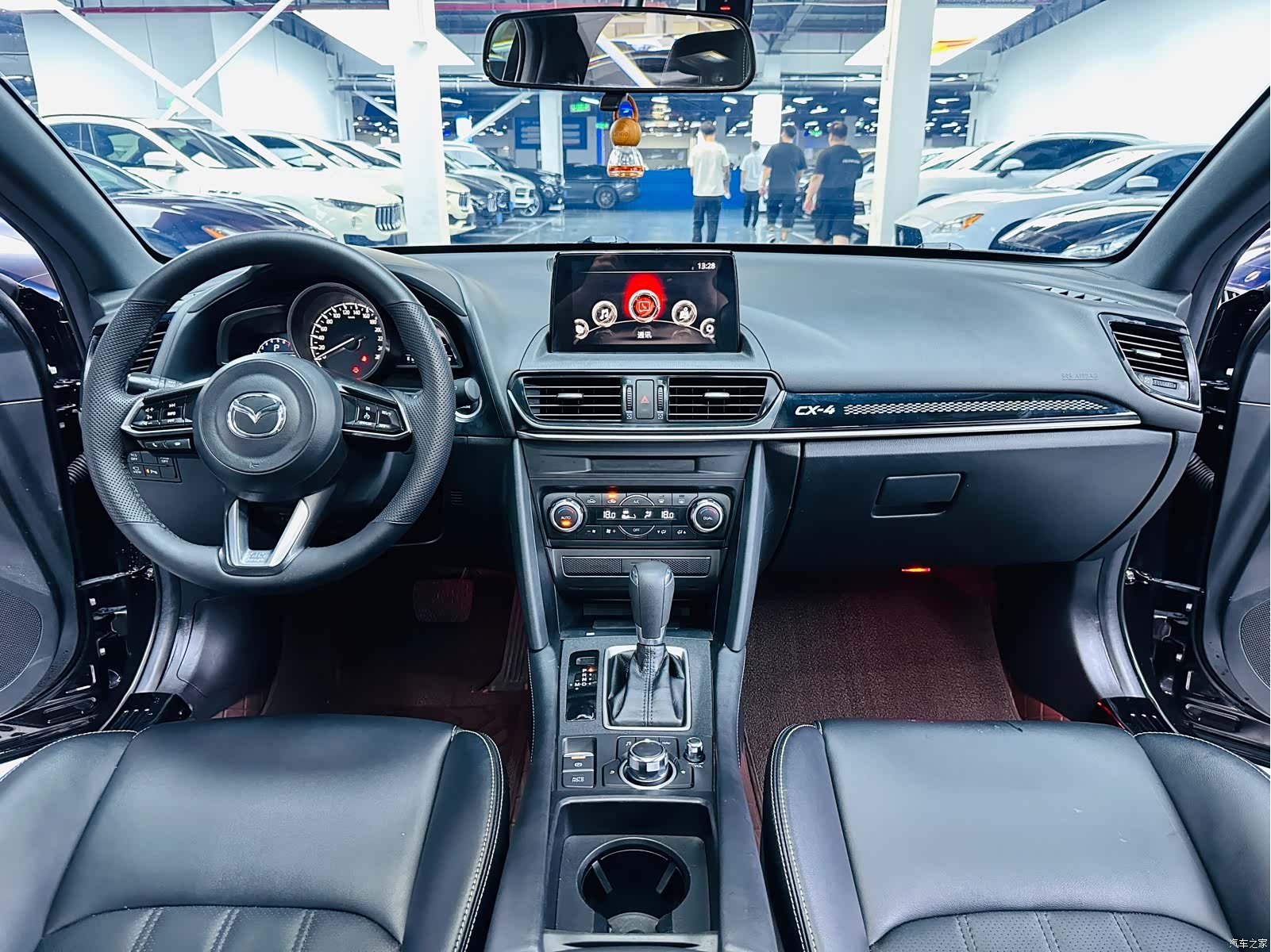 Mazda CX-4, 2021 все фото