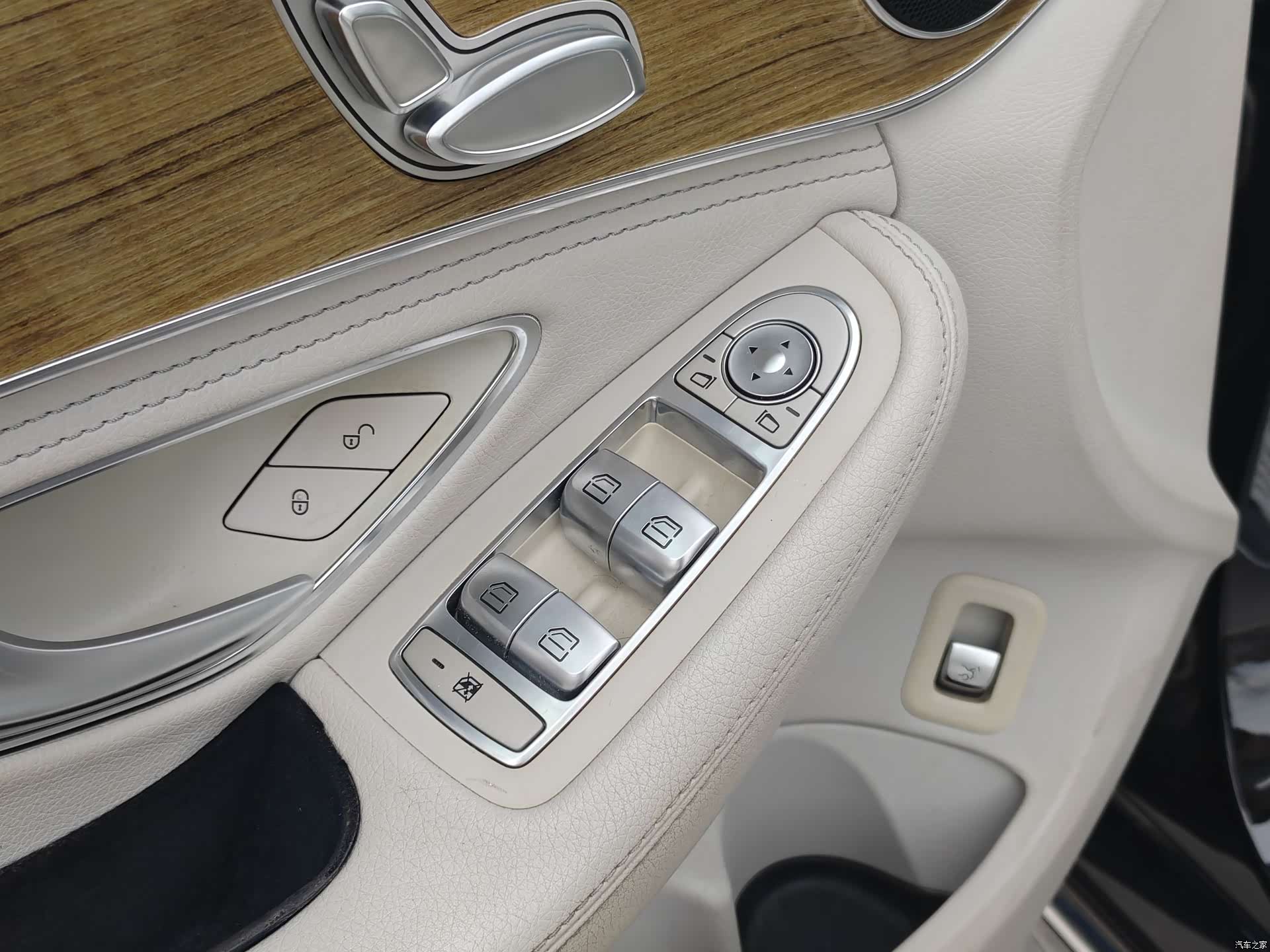 Mercedes-Benz C-Class, 2015 19
