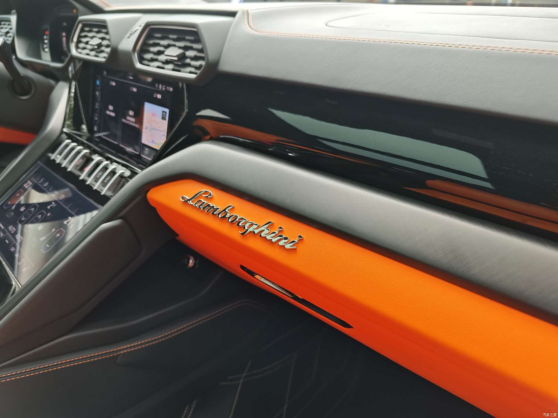Lamborghini Urus, 2022 22
