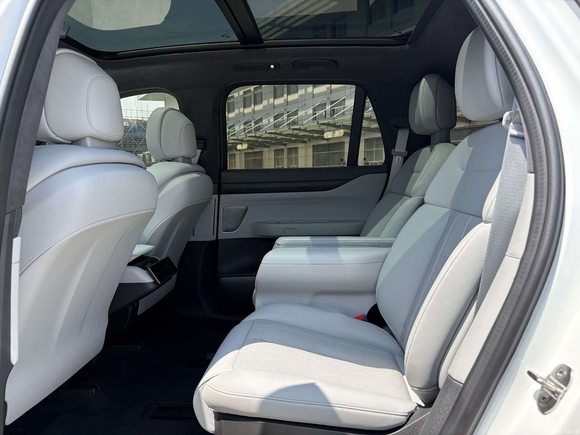 NIO ES8, 2024 8